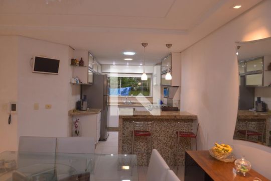 Detalhe Cozinha de casa à venda com 4 quartos, 250m² em Vila Valparaíso, Santo André