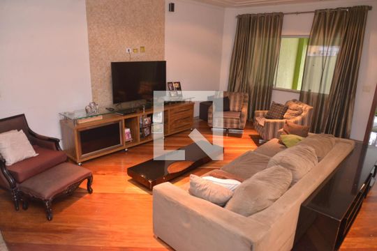 Casa à venda com 4 quartos, 250m² em Vila Valparaíso, Santo André