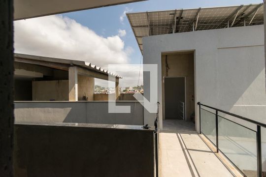 Vista da Sala de apartamento para alugar com 1 quarto, 30m² em Olaria, Rio de Janeiro