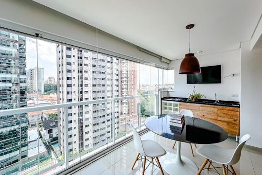 Varanda da Sala/Quarto de kitnet/studio à venda com 1 quarto, 52m² em Vila Regente Feijó, São Paulo