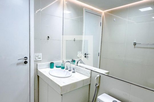 Banheiro de kitnet/studio à venda com 1 quarto, 52m² em Vila Regente Feijó, São Paulo