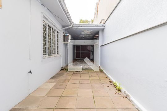 Garagem de casa para alugar com 3 quartos, 219m² em Vila Ipiranga, Porto Alegre