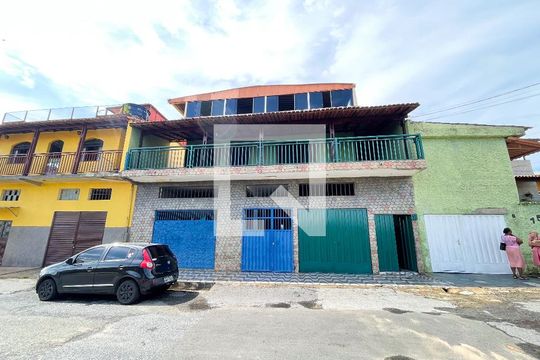 Fachada de casa à venda com 4 quartos, 360m² em Bandeirantes, Contagem