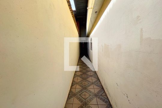 corredor de casa à venda com 4 quartos, 360m² em Bandeirantes, Contagem