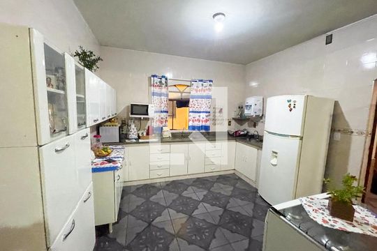 Cozinha de casa à venda com 4 quartos, 360m² em Bandeirantes, Contagem