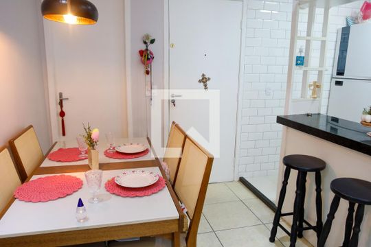 sala de apartamento para alugar com 3 quartos, 58m² em Novo Osasco, Osasco