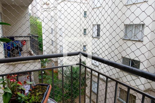 Sacada de apartamento para alugar com 3 quartos, 58m² em Novo Osasco, Osasco