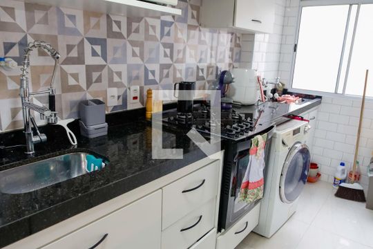 Cozinha de apartamento para alugar com 3 quartos, 58m² em Novo Osasco, Osasco