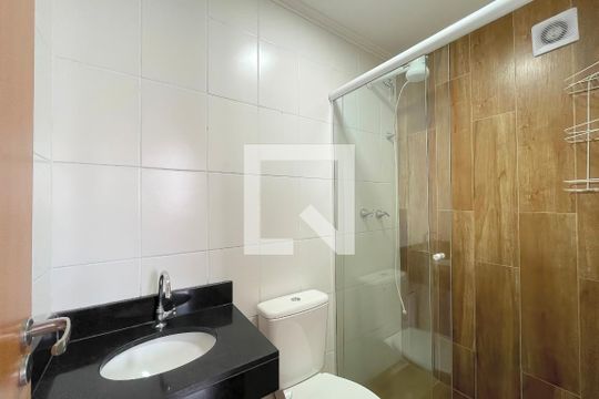 Banheiro de apartamento à venda com 2 quartos, 44m² em Jardim Dona Leopoldina, Porto Alegre