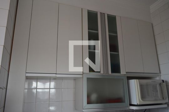 Cozinha de apartamento à venda com 2 quartos, 44m² em Centro, Contagem
