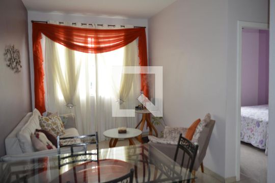 Sala de apartamento à venda com 2 quartos, 44m² em Centro, Contagem