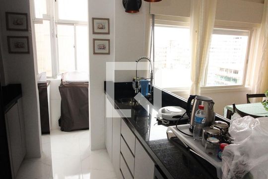 Cozinha de apartamento à venda com 1 quarto, 50m² em Centro Histórico, Porto Alegre