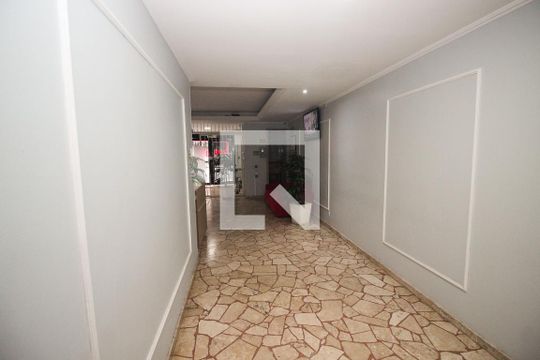 Hall de entrada de apartamento à venda com 1 quarto, 50m² em Centro Histórico, Porto Alegre