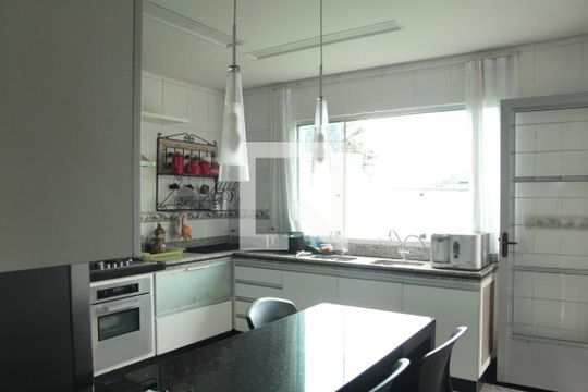 Cozinha de casa à venda com 3 quartos, 238m² em Santa Amélia, Belo Horizonte