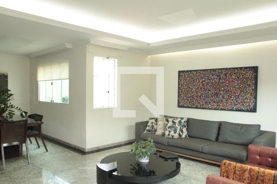 Casa à venda com 3 quartos, 238m² em Santa Amélia, Belo Horizonte