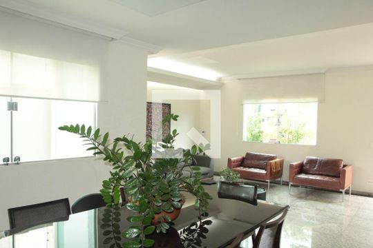 Área comum de casa à venda com 3 quartos, 238m² em Santa Amélia, Belo Horizonte