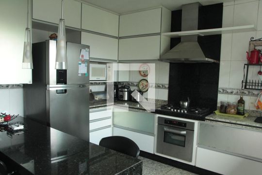 Cozinha de casa à venda com 3 quartos, 238m² em Santa Amélia, Belo Horizonte
