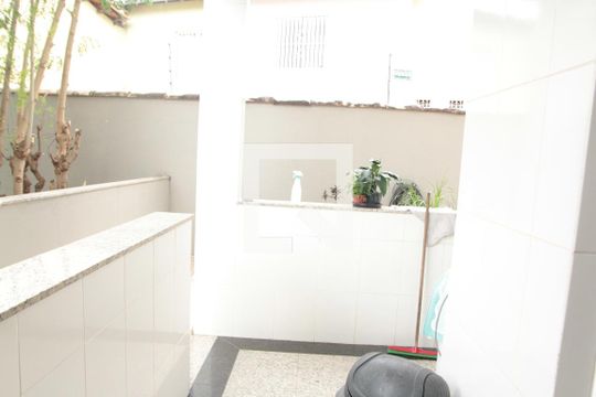 Área de Serviço de casa à venda com 3 quartos, 238m² em Santa Amélia, Belo Horizonte