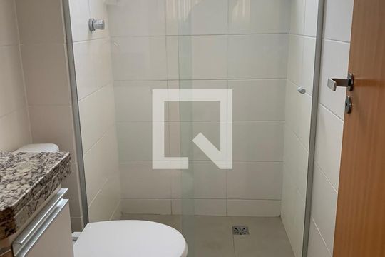 Banheiro de apartamento para alugar com 2 quartos, 45m² em Bandeirantes (pampulha), Belo Horizonte
