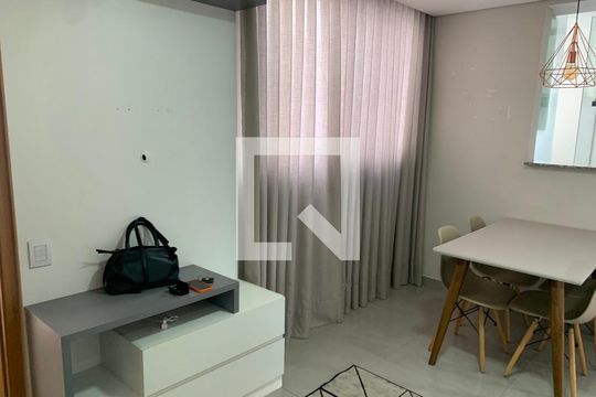 Sala de apartamento para alugar com 2 quartos, 45m² em Bandeirantes (pampulha), Belo Horizonte