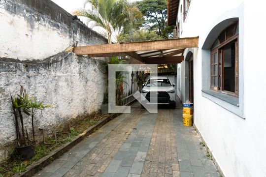 Garagem de casa à venda com 4 quartos, 250m² em Jardim Santa Maria, São Paulo