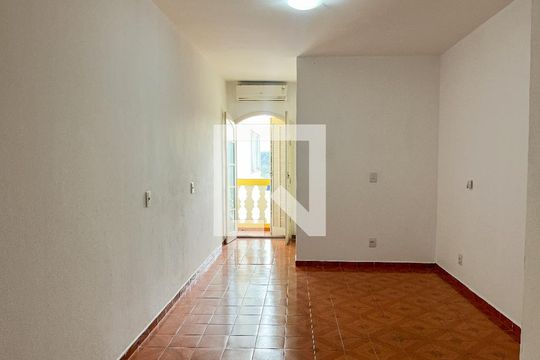 Suíte de casa à venda com 3 quartos, 90m² em City América, São Paulo