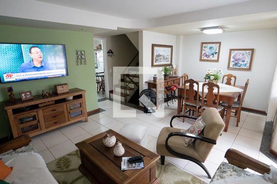 Casa de Condomínio à venda com 5 quartos, 205m² em Camboinhas, Niterói