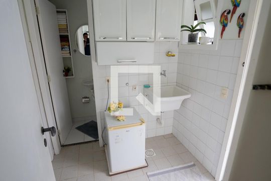 Área de Serviço 1 de casa de condomínio à venda com 5 quartos, 205m² em Camboinhas, Niterói