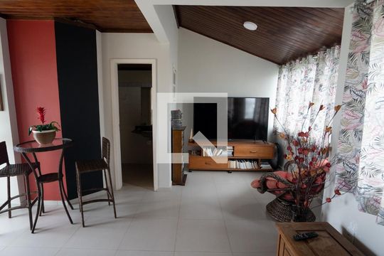 Sala 2 de casa de condomínio à venda com 5 quartos, 205m² em Camboinhas, Niterói