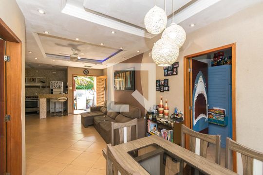 Sala de casa para alugar com 2 quartos, 227m² em Jardim América, Rio de Janeiro