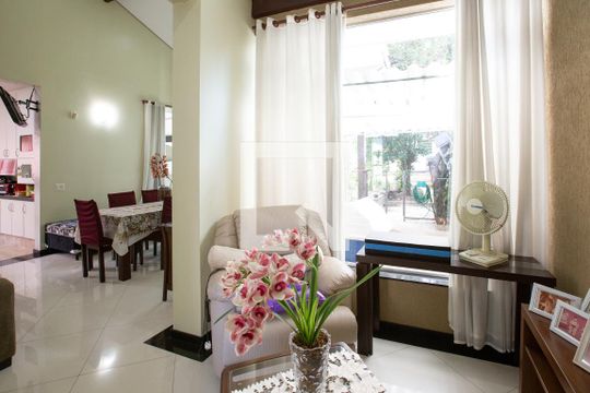 hall de entrada de casa à venda com 3 quartos, 700m² em Lapa, São Paulo