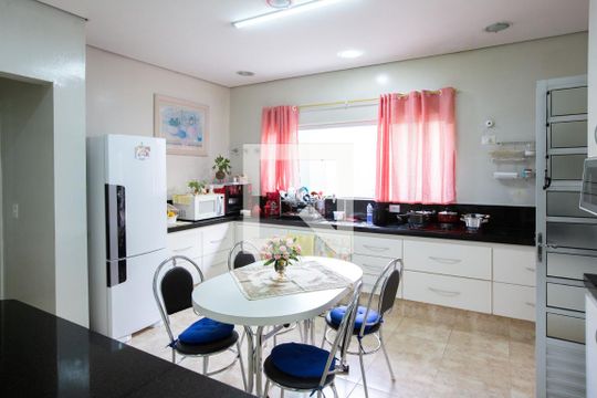 cozinha de casa à venda com 3 quartos, 700m² em Lapa, São Paulo