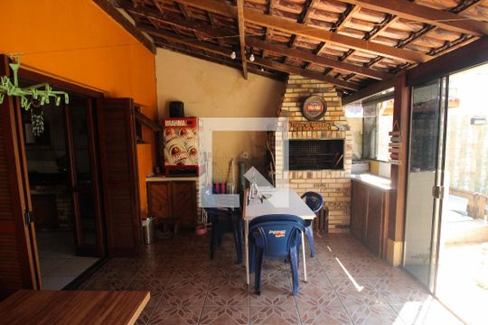 Varanda de casa à venda com 3 quartos, 133m² em Hípica, Porto Alegre
