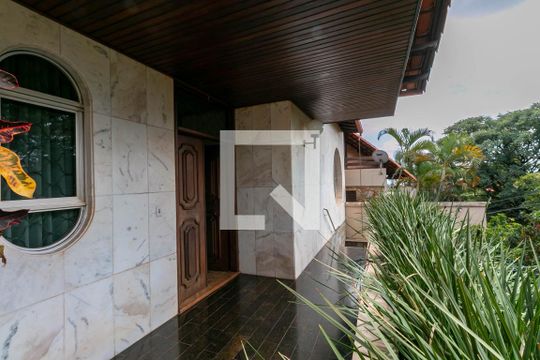 Varanda de casa para alugar com 4 quartos, 400m² em Belvedere, Belo Horizonte