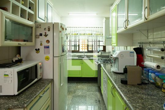 Cozinha de casa para alugar com 3 quartos, 220m² em Nova Petrópolis, São Bernardo do Campo