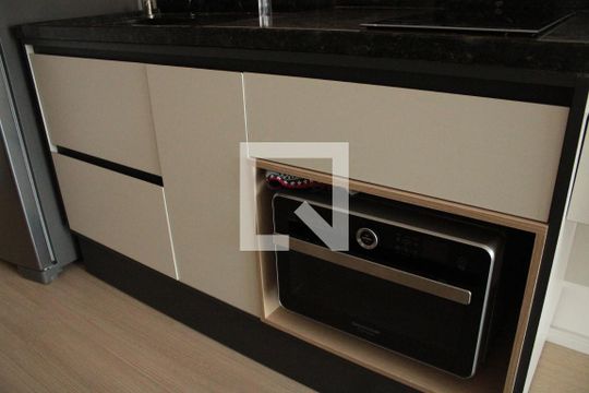 Sala/Cozinha de apartamento para alugar com 1 quarto, 32m² em Butantã, São Paulo