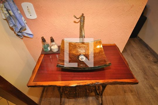 Lavabo de casa à venda com 3 quartos, 112m² em Parque Vitoria, São Paulo