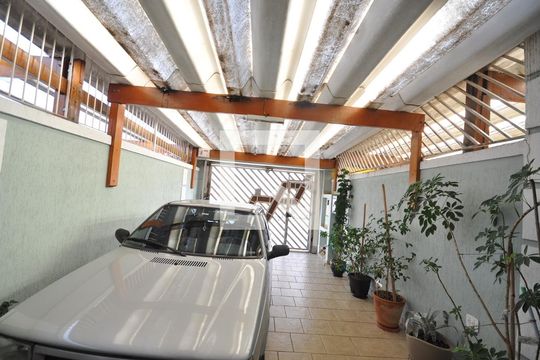 Garagem de casa à venda com 3 quartos, 112m² em Parque Vitoria, São Paulo