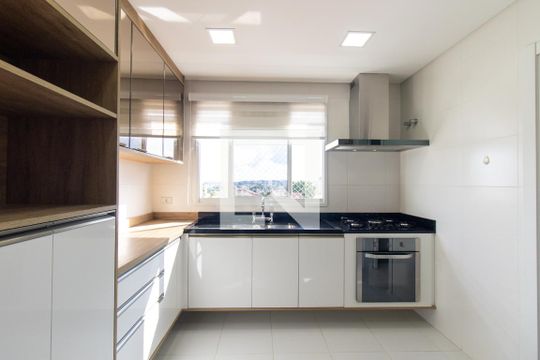 Cozinha de apartamento para alugar com 2 quartos, 121m² em Vila Izabel, Curitiba