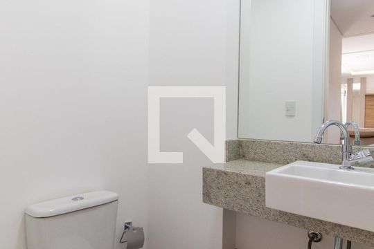 Lavabo de apartamento para alugar com 2 quartos, 121m² em Vila Izabel, Curitiba