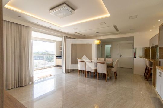 Apartamento para alugar com 2 quartos, 121m² em Vila Izabel, Curitiba