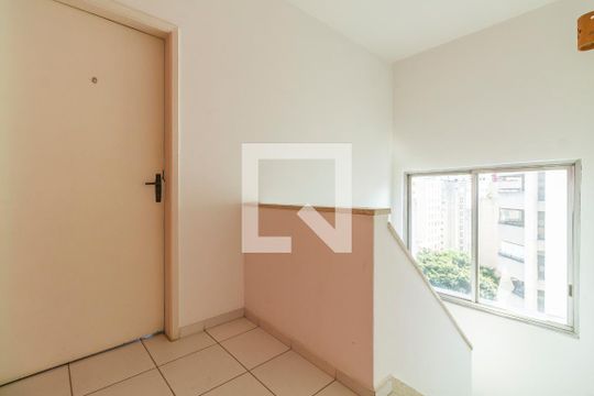 Corredor de apartamento para alugar com 2 quartos, 180m² em Paraíso, São Paulo