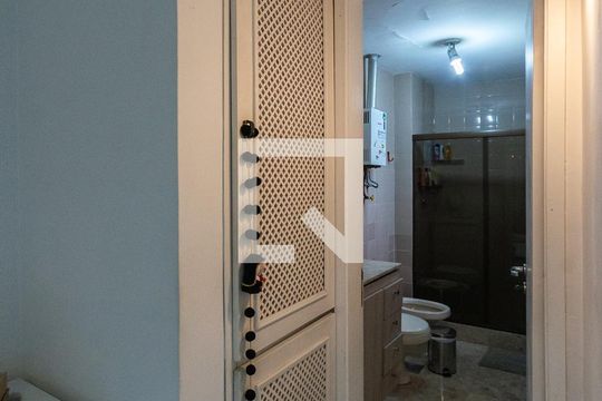 Banheiro Suíte de apartamento à venda com 3 quartos, 200m² em Tijuca, Rio de Janeiro