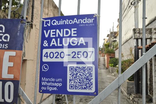 Fachada do Condomínio + Placa de casa de condomínio à venda com 4 quartos, 250m² em Méier, Rio de Janeiro