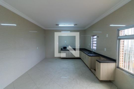 Cozinha de casa para alugar com 3 quartos, 320m² em Vila Ré, São Paulo