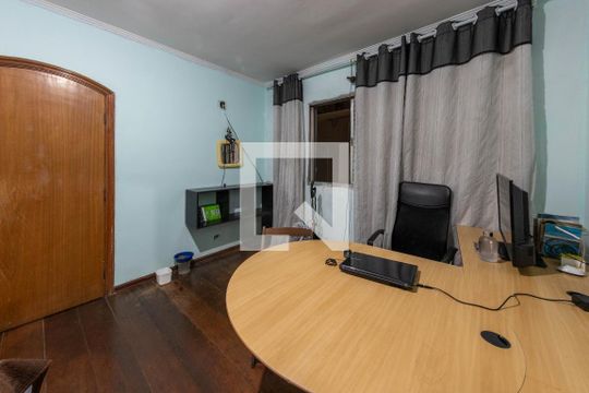 Quarto 1 de casa à venda com 4 quartos, 180m² em Vila Tolstoi, São Paulo