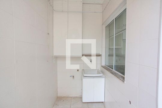 Área de Serviço de casa de condomínio para alugar com 2 quartos, 80m² em Vigilato Pereira, Uberlândia
