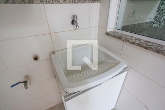 Área de Serviço de casa de condomínio para alugar com 2 quartos, 80m² em Vigilato Pereira, Uberlândia