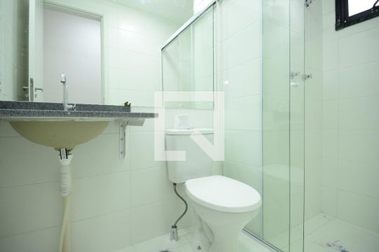 Banheiro de apartamento para alugar com 2 quartos, 44m² em Butantã, São Paulo