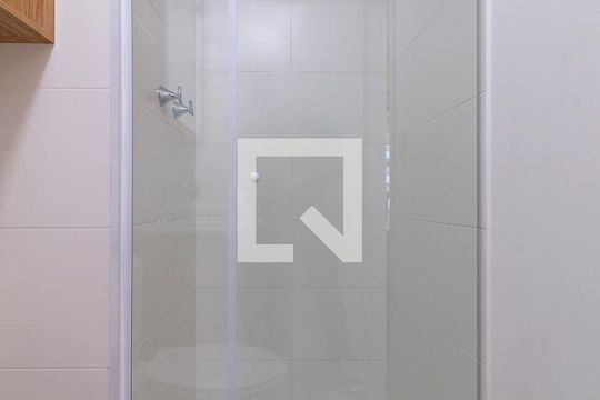Banheiro de kitnet/studio para alugar com 0 quarto, 25m² em Brooklin, São Paulo